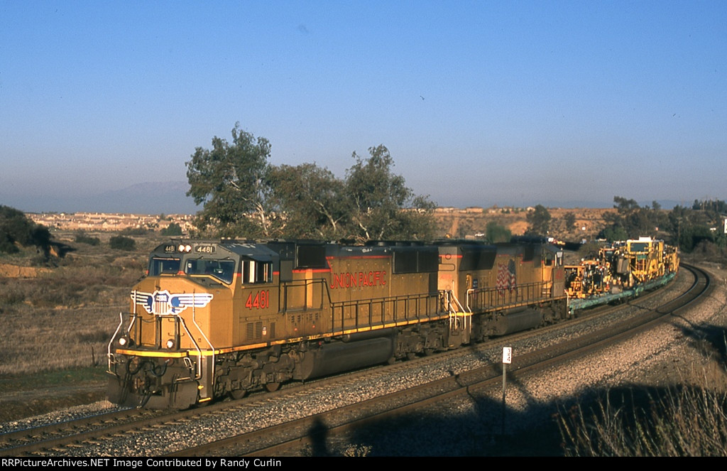 UP 4481 on MoW train